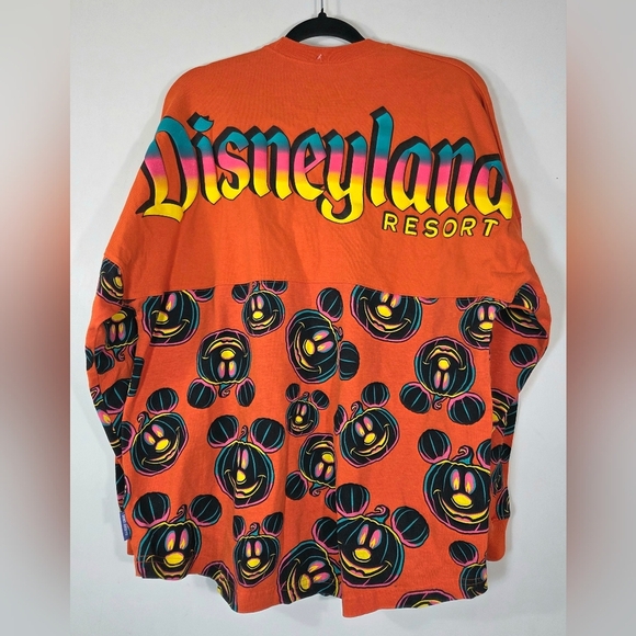DISNEYLAND RESORT HALLOWEEN PUMPKINS SPIRIT JERSEY. - Picture 2 of 4
